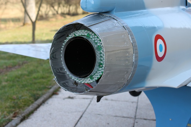 M2000_4.jpg