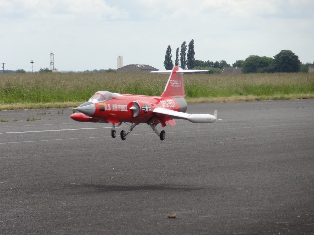 2 Jets Melun Villaroche 25 mai 2014.JPG